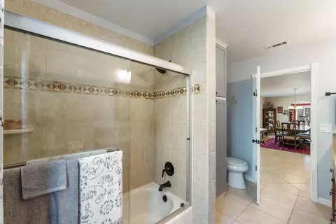 Bath - 3434 Los Sicomoros Ln, Fallbrook, CA 92028 photo 7 of 7
