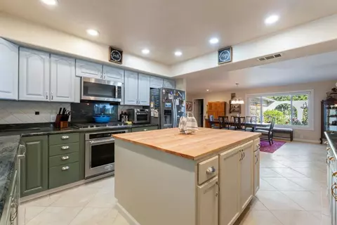 Kitchen - 3434 Los Sicomoros Ln, Fallbrook, CA 92028 photo 3 of 4