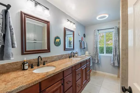 Bath - 3434 Los Sicomoros Ln, Fallbrook, CA 92028 photo 6 of 7