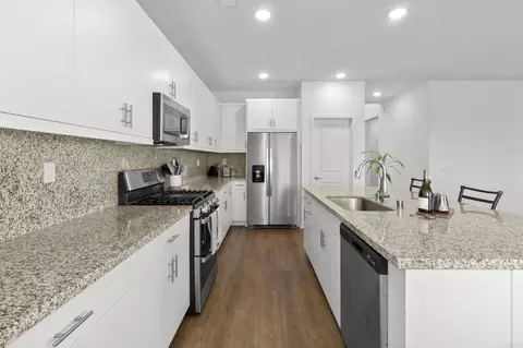 Kitchen - 35182 Orchard Trl, Fallbrook, CA 92028 photo 2 of 5