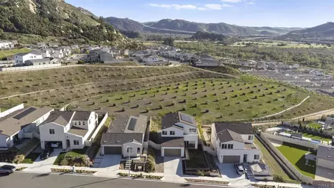 View/Area - 35182 Orchard Trl, Fallbrook, CA 92028 photo 5 of 11