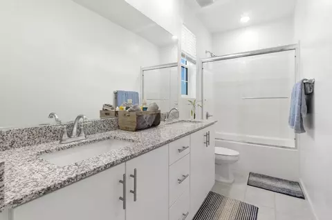 Bath - 35182 Orchard Trl, Fallbrook, CA 92028 photo 2 of 2