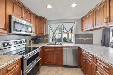 9126 Sinsonte Ln, Lakeside, CA 92040