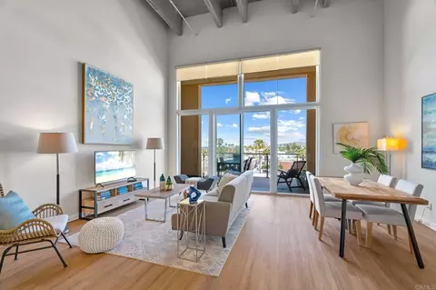 Living - 550 Seagaze Dr #26, Oceanside, CA 92054 photo 1 of 2