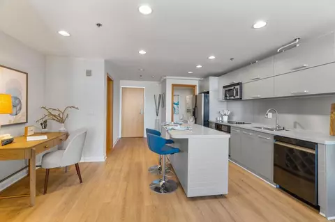 Kitchen - 550 Seagaze Dr #26, Oceanside, CA 92054 photo 5 of 5