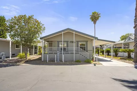 525 W El Norte Pkwy #301, Escondido, CA 92026