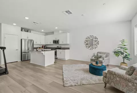 Entry Way - 355 Citrine Trl, Fallbrook, CA 92028 photo 1 of 3