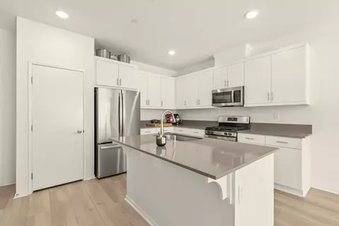 Kitchen - 355 Citrine Trl, Fallbrook, CA 92028 photo 4 of 4