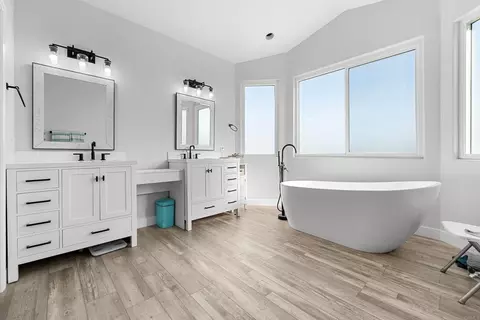 Bath - 4912 Colusa Dr, Oceanside, CA 92056 photo 1 of 6