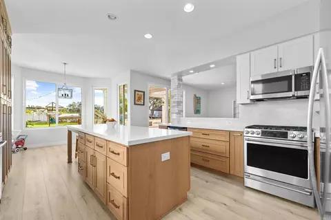 Kitchen - 4912 Colusa Dr, Oceanside, CA 92056 photo 4 of 5