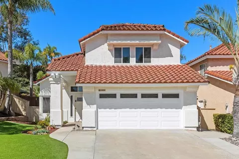 1715 Landing Dr, Vista, CA 92081