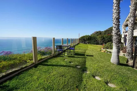 922 Sealane Dr #B, Encinitas, CA 92024
