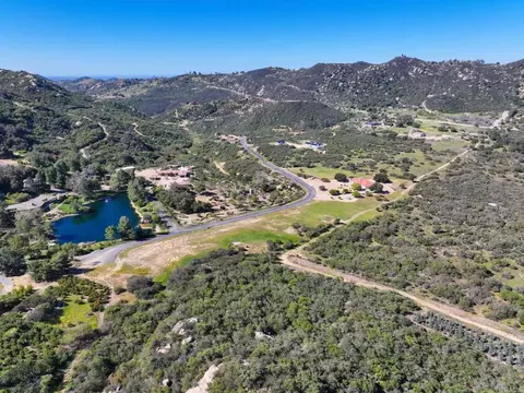 View/Area - 10204 Mount Olympus Valley Rd, Fallbrook, CA 92028 photo 3 of 15