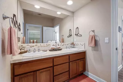 Bath - 10204 Mount Olympus Valley Rd, Fallbrook, CA 92028 photo 4 of 4
