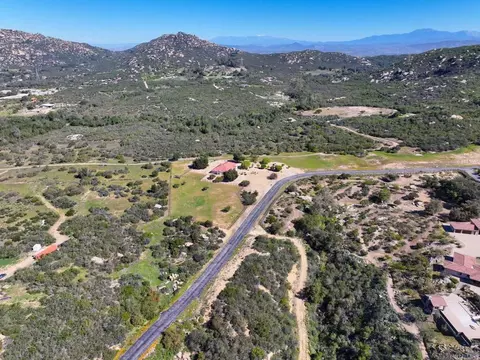 View/Area - 10204 Mount Olympus Valley Rd, Fallbrook, CA 92028 photo 11 of 15