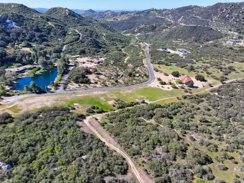 View/Area - 10204 Mount Olympus Valley Rd, Fallbrook, CA 92028 photo 4 of 15