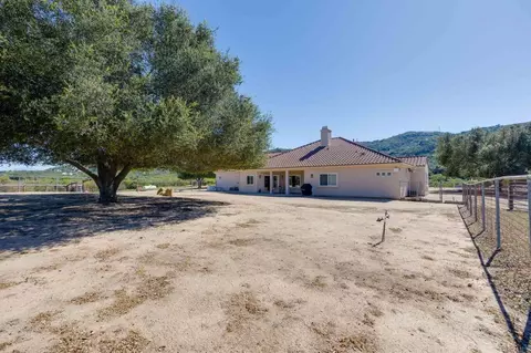 Exterior - 10204 Mount Olympus Valley Rd, Fallbrook, CA 92028 photo 9 of 13