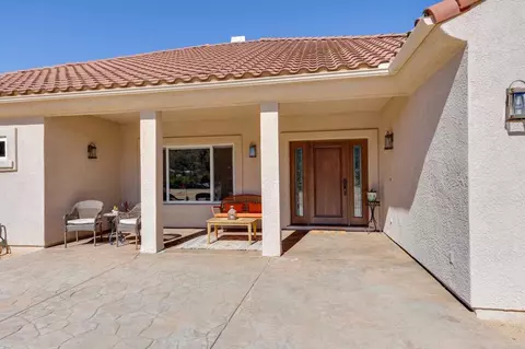 Exterior - 10204 Mount Olympus Valley Rd, Fallbrook, CA 92028 photo 6 of 13