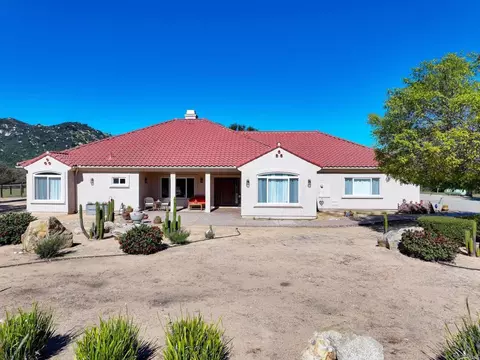 Exterior - 10204 Mount Olympus Valley Rd, Fallbrook, CA 92028 photo 12 of 13