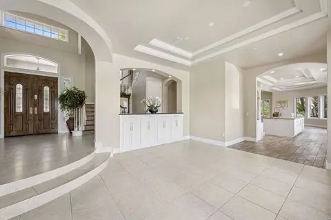 Entry Way - 970 Dove Run Rd, Encinitas, CA 92024 photo 3 of 5