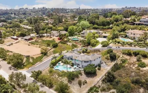 View/Area - 970 Dove Run Rd, Encinitas, CA 92024 photo 2 of 3