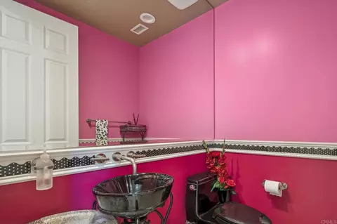 Bath - 970 Dove Run Rd, Encinitas, CA 92024 photo 8 of 9