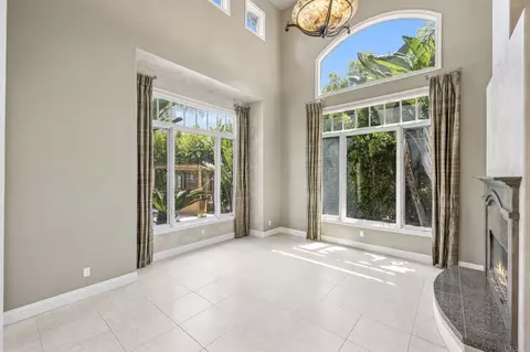 Living - 970 Dove Run Rd, Encinitas, CA 92024 photo 3 of 9