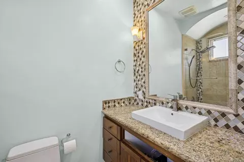 Bath - 970 Dove Run Rd, Encinitas, CA 92024 photo 5 of 9
