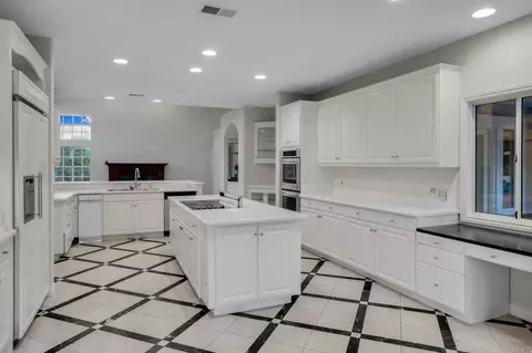 Kitchen - 4286 La Canada Rd, Fallbrook, CA 92028 photo 2 of 3