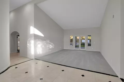 Living - 4286 La Canada Rd, Fallbrook, CA 92028 photo 3 of 7
