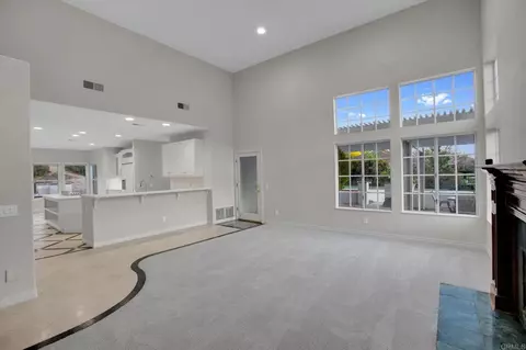 Living - 4286 La Canada Rd, Fallbrook, CA 92028 photo 2 of 7