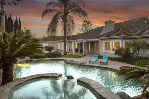 Exterior - 4286 La Canada Rd, Fallbrook, CA 92028 photo 2 of 10