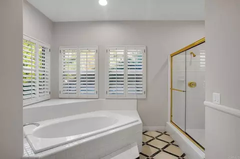 Bath - 4286 La Canada Rd, Fallbrook, CA 92028 photo 3 of 4