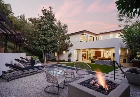 Exterior - 6819 Paseo Laredo, La Jolla, CA 92037 photo 10 of 16