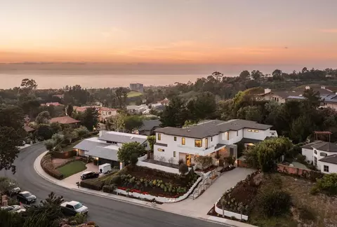View/Area - 6819 Paseo Laredo, La Jolla, CA 92037 photo 2 of 2