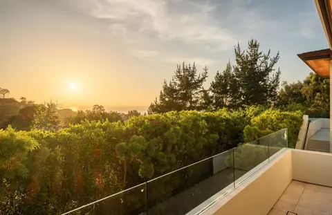 View/Area - 6819 Paseo Laredo, La Jolla, CA 92037 photo 1 of 2