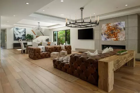 Living - 6819 Paseo Laredo, La Jolla, CA 92037 photo 4 of 8