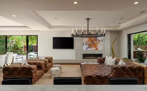 Living - 6819 Paseo Laredo, La Jolla, CA 92037 photo 3 of 8
