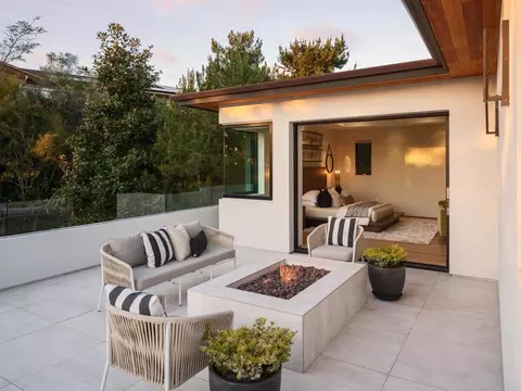 Exterior - 6819 Paseo Laredo, La Jolla, CA 92037 photo 4 of 16