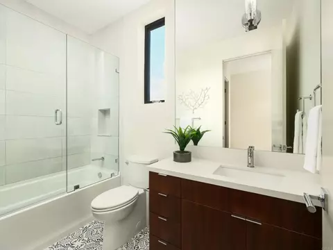 Bath - 6819 Paseo Laredo, La Jolla, CA 92037 photo 8 of 8