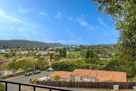 2251 Altisma Way #202, Carlsbad, CA 92009