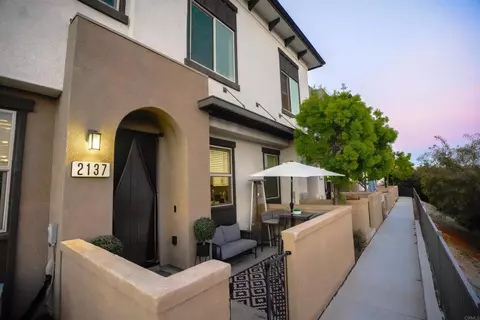2137 Solara Ln, Vista, CA 92081