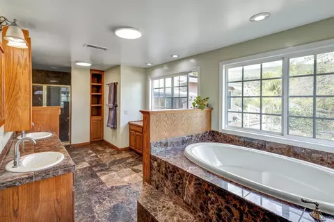 Bath - 11985 Rocoso Rd, Lakeside, CA 92040 photo 1 of 3