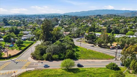 Mission Rd, Fallbrook, CA 92028 photo 2
