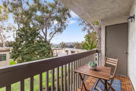 432 Edgehill Ln #74, Oceanside, CA 92054