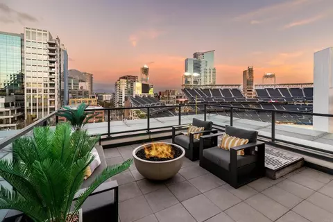 325 7th Ave #803, San Diego, CA 92101