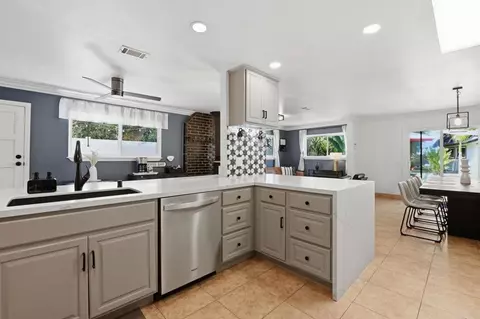 Kitchen - 2455 Clearcrest Ln, Fallbrook, CA 92028 photo 6 of 9