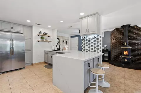 Kitchen - 2455 Clearcrest Ln, Fallbrook, CA 92028 photo 5 of 9