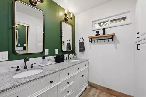Bath - 2455 Clearcrest Ln, Fallbrook, CA 92028 photo 4 of 7