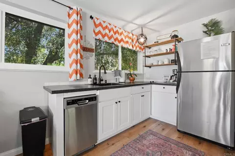 Kitchen - 2455 Clearcrest Ln, Fallbrook, CA 92028 photo 9 of 9